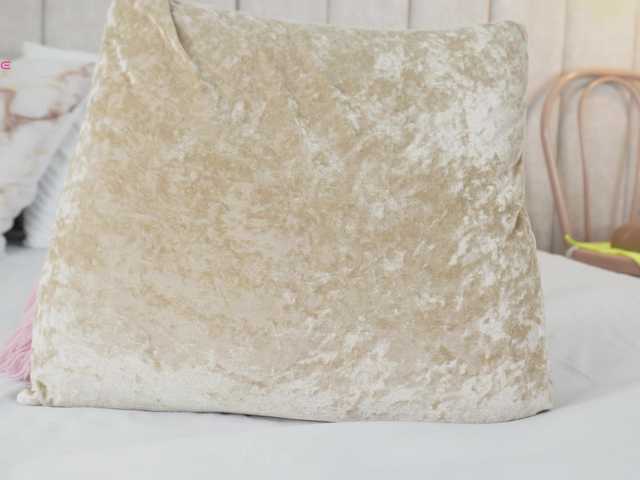 Annyy-Rosse's BongaCams show and profile