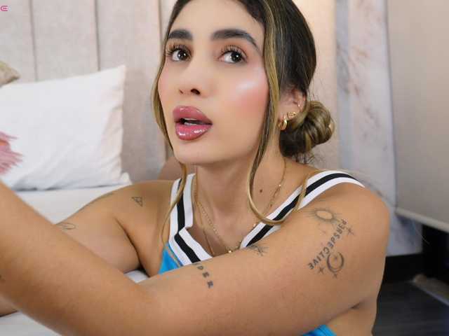 Annyy-Rosse's BongaCams show and profile