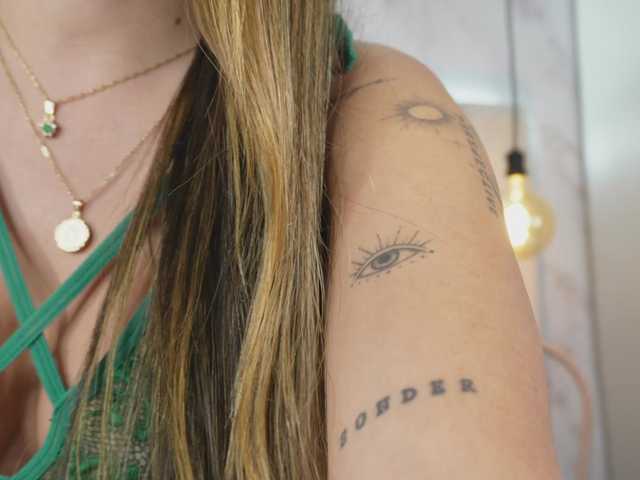 Annyy-Rosse's BongaCams show and profile