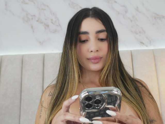 Annyy-Rosse's BongaCams show and profile