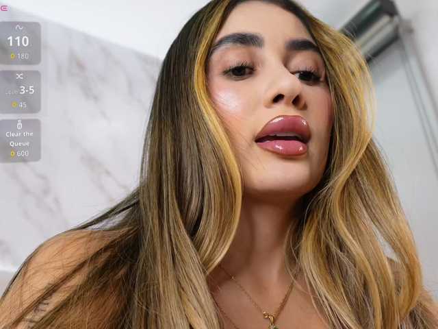 Annyy-Rosse's BongaCams show and profile