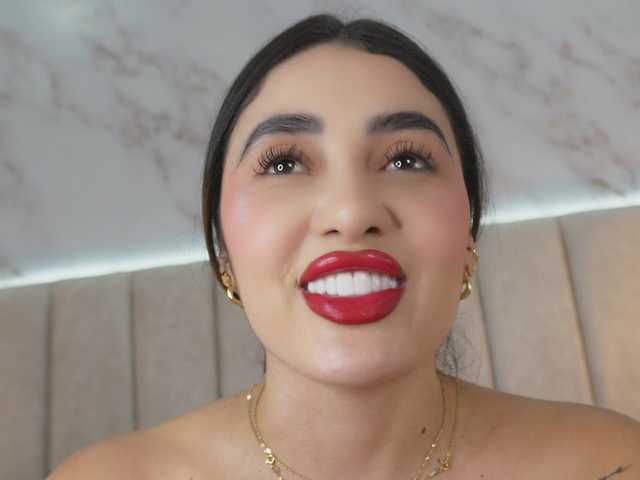 Annyy-Rosse's BongaCams show and profile