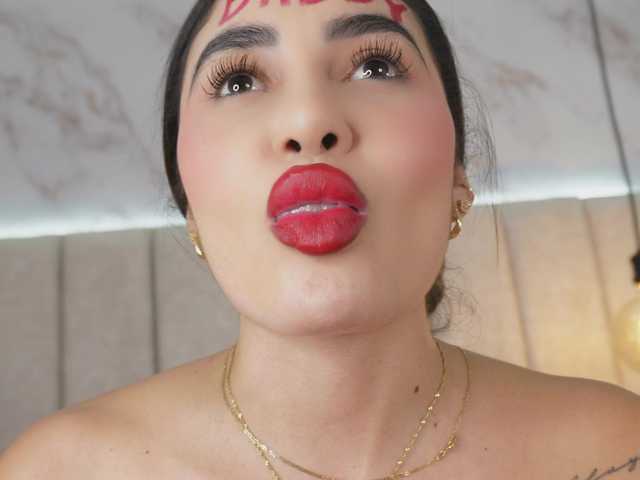 Annyy-Rosse's BongaCams show and profile