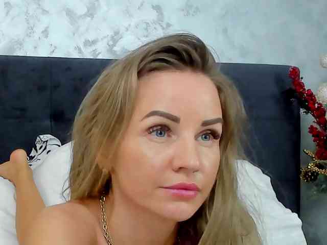 whiteAngel34 webcam