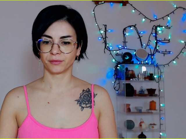 Sexmilfxx's BongaCams show and profile