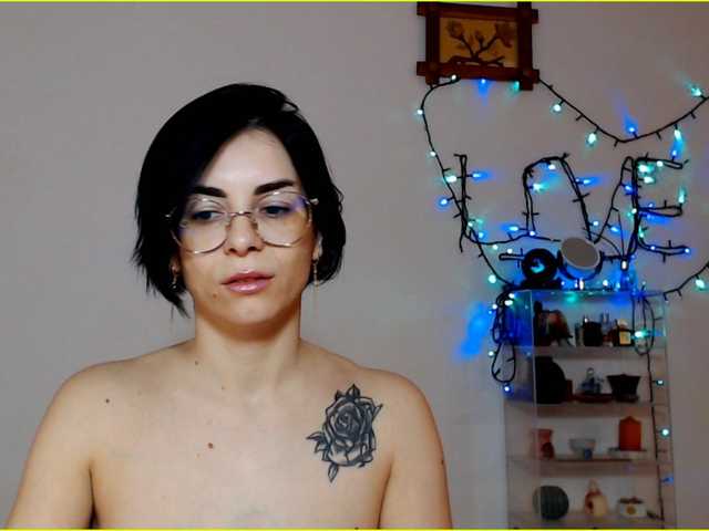 Sexmilfxx's BongaCams show and profile