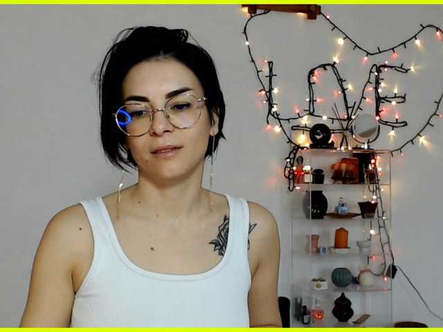 Sexmilfxx's BongaCams show and profile