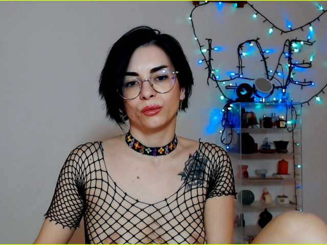 Sexmilfxx's BongaCams show and profile
