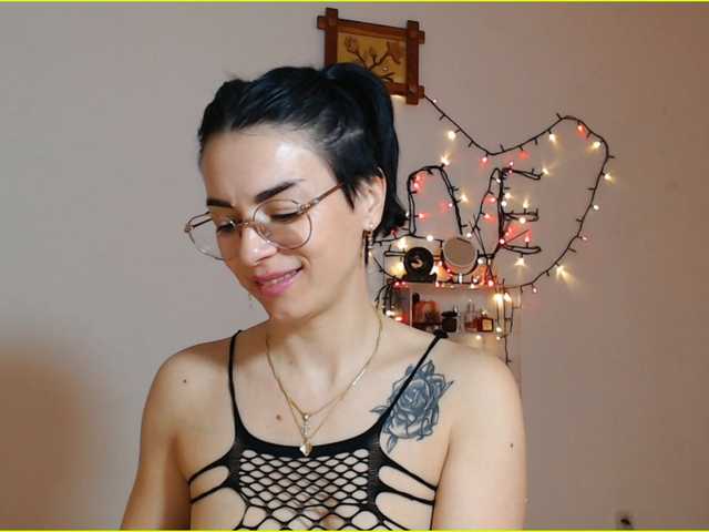 Sexmilfxx's BongaCams show and profile