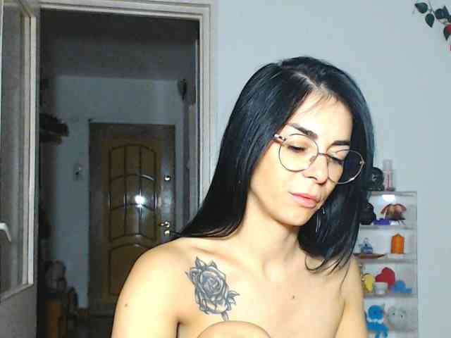 Sexmilfxx webcam