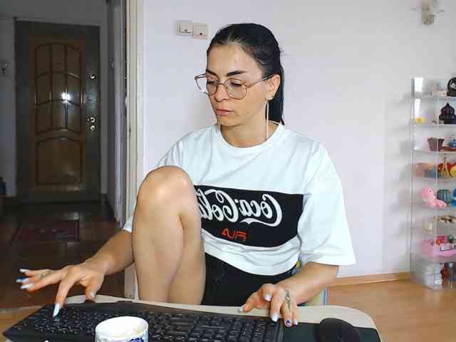 Sexmilfxx webcam