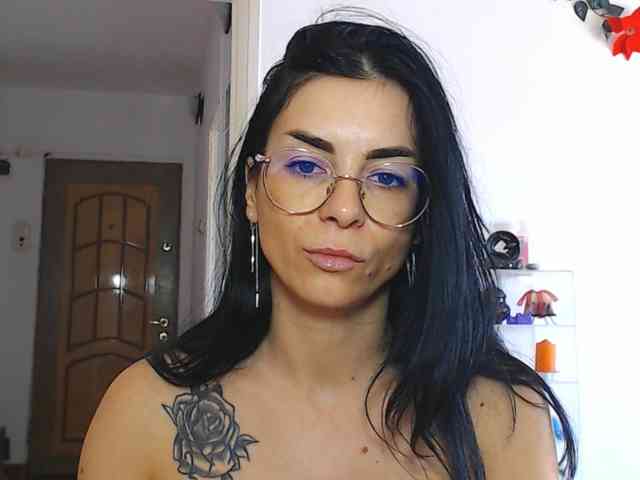 Sexmilfxx webcam