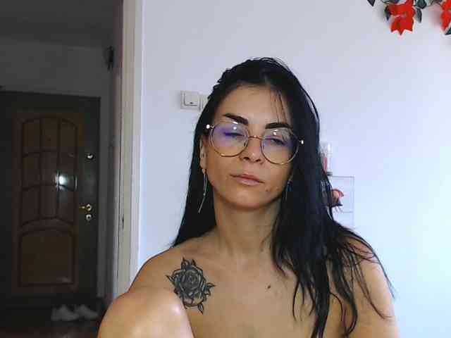 Sexmilfxx webcam