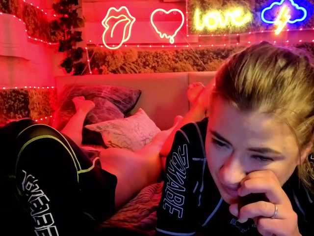 Sex chat gratuit in direct cu 2Laski2 pe BongaCams