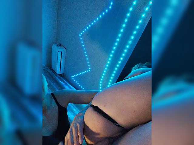  2Laski2 chat room