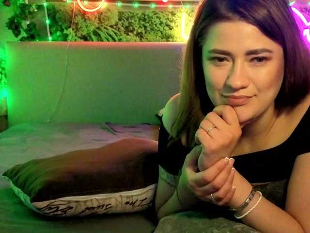 2Laski2's BongaCams show and profile