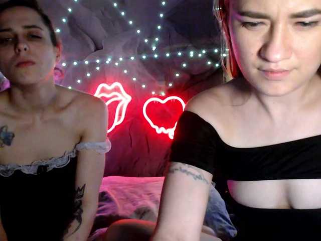 2Laski2's BongaCams show and profile