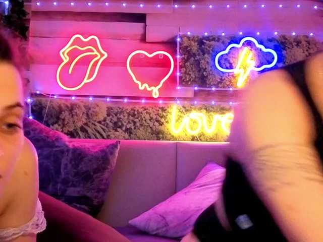 2Laski2's BongaCams profile