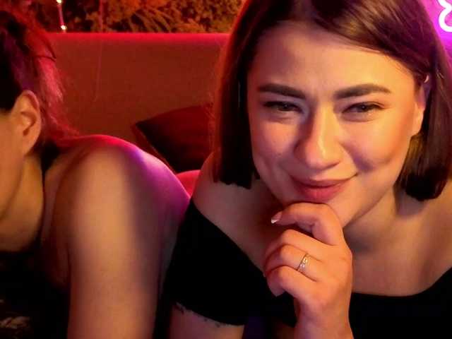 2Laski2's BongaCams show and profile