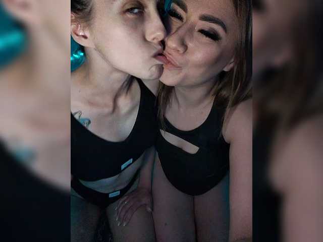  2Laski2 chat room