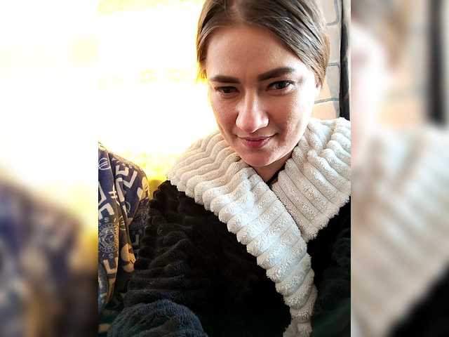 2Laski2's BongaCams show and profile