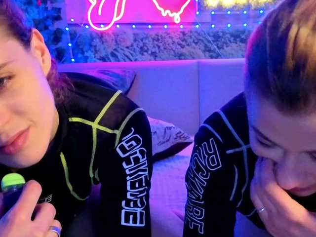 2Laski2's BongaCams show and profile