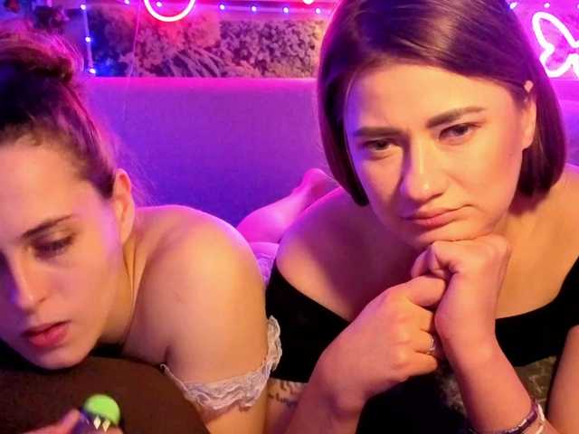 2Laski2's BongaCams show and profile