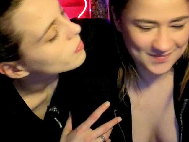 2Laski2's BongaCams profile