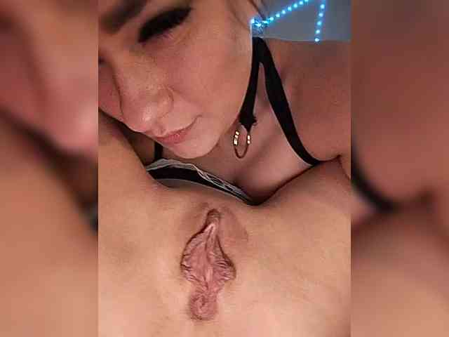 2Laski2 Live Webcam on BongaCams