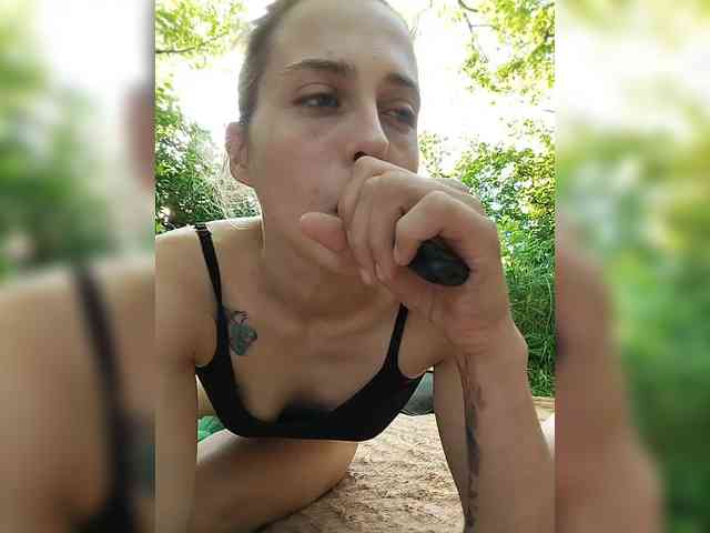 2Laski2 Live Webcam on BongaCams