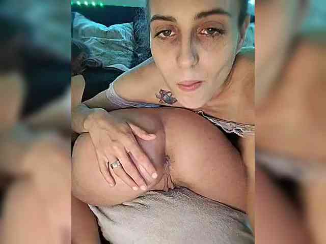 2Laski2 Live Webcam on BongaCams