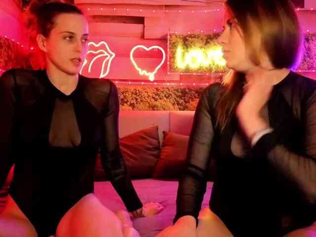 2Laski2 Live Webcam on BongaCams