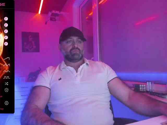 magabear Live Webcam on BongaCams