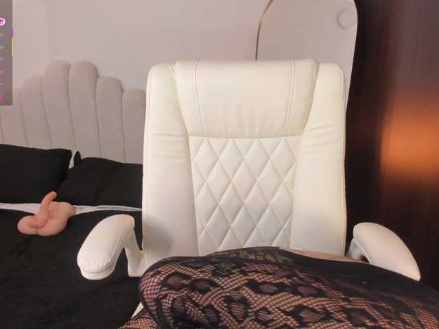 AmberLewis's BongaCams show and profile