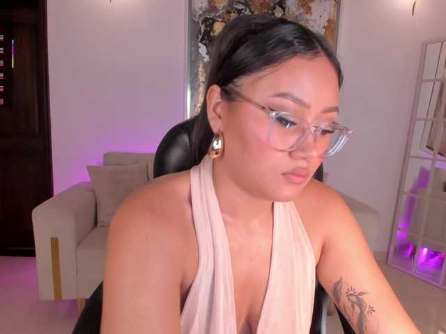 Offline AmberLewis on BongaCams