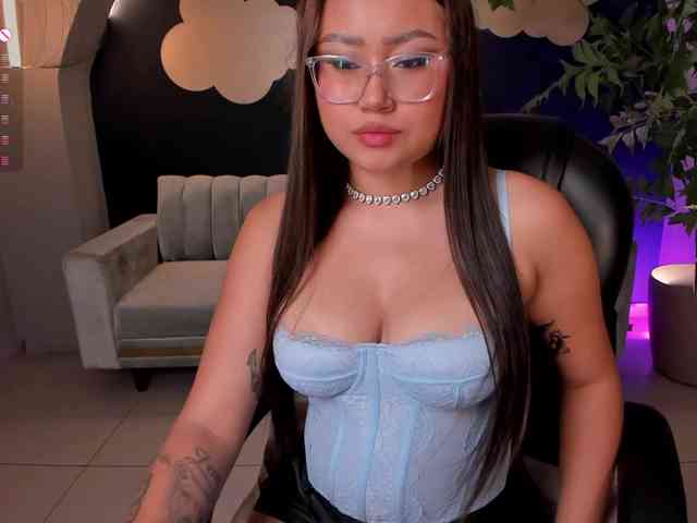 AmberLewis webcam