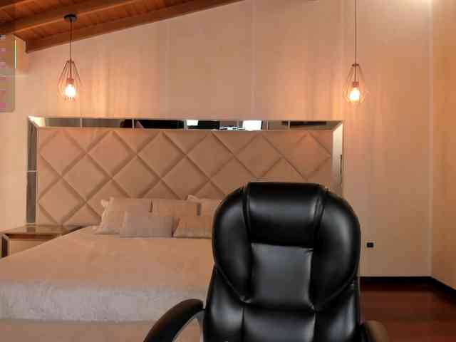 AmberLewis webcam
