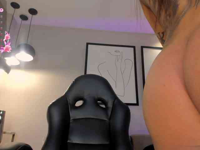 AmberLewis webcam