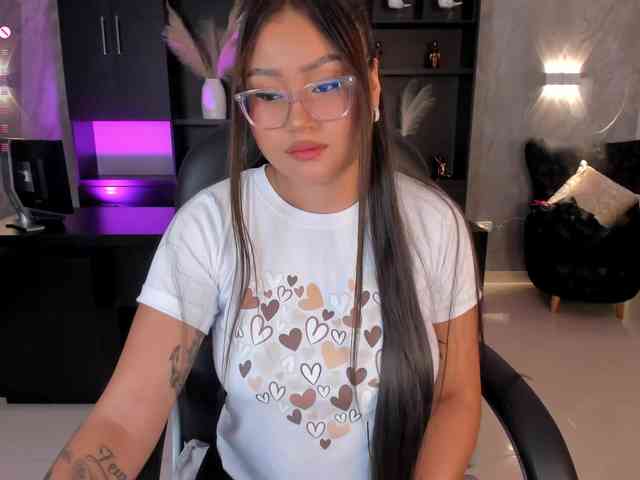 naked chatroom AmberLewis
