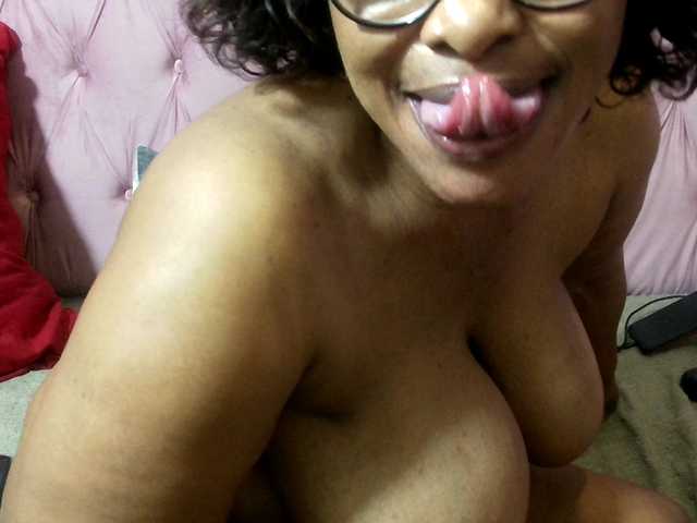 SweetMellowX1-1 from BongaCams is Freechat