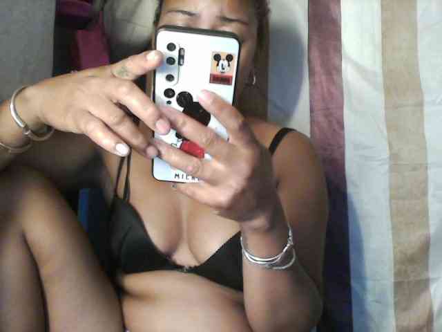 Baby-giiirl23 webcam