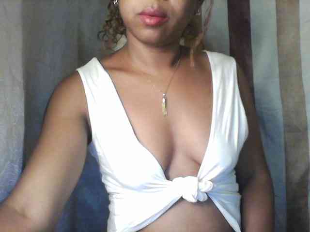 Baby-giiirl23 webcam