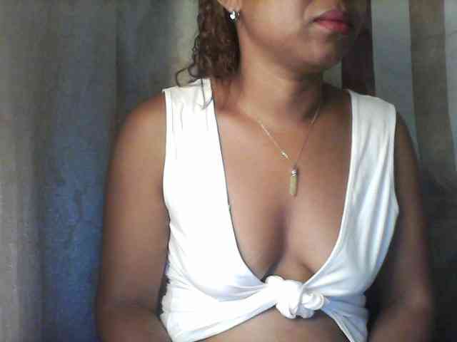 Baby-giiirl23 webcam