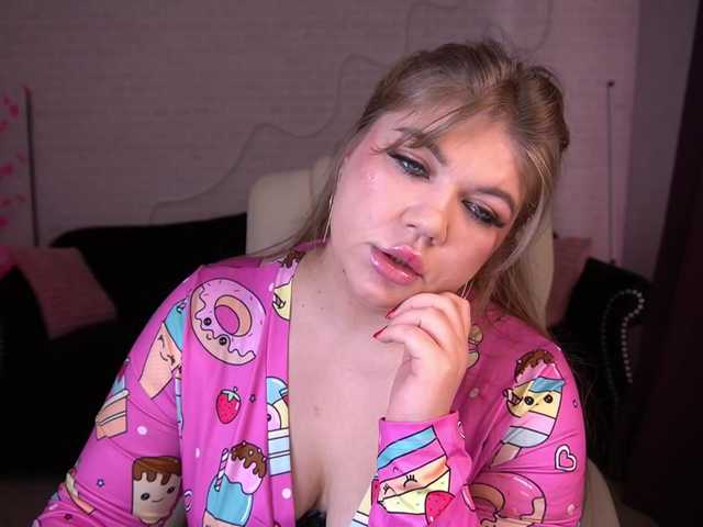 AlishaMalinka's BongaCams show and profile