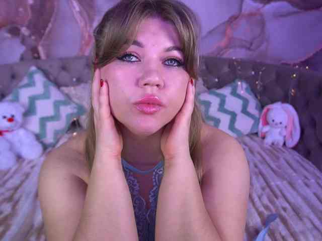 AmellyWhite webcam