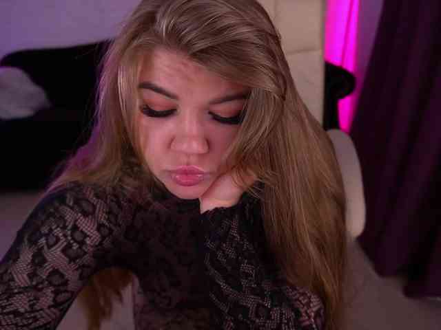AmellyWhite webcam