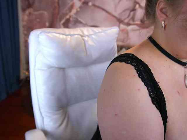 AmellyWhite webcam
