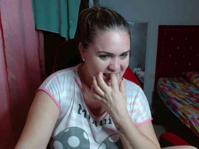 helenca1980 webcam