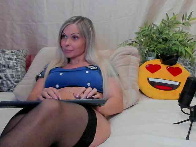 Barbie_Goddess_Cums webcam