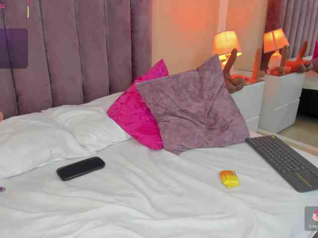 Megan-Thompson1 Live Webcam on BongaCams